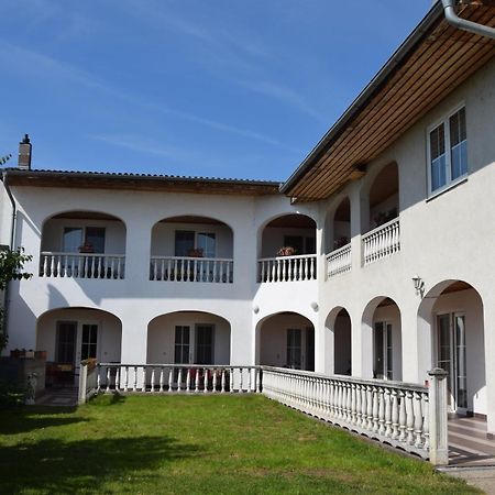 Appartmenthaus Rosenhof Podersdorf am See Exterior foto
